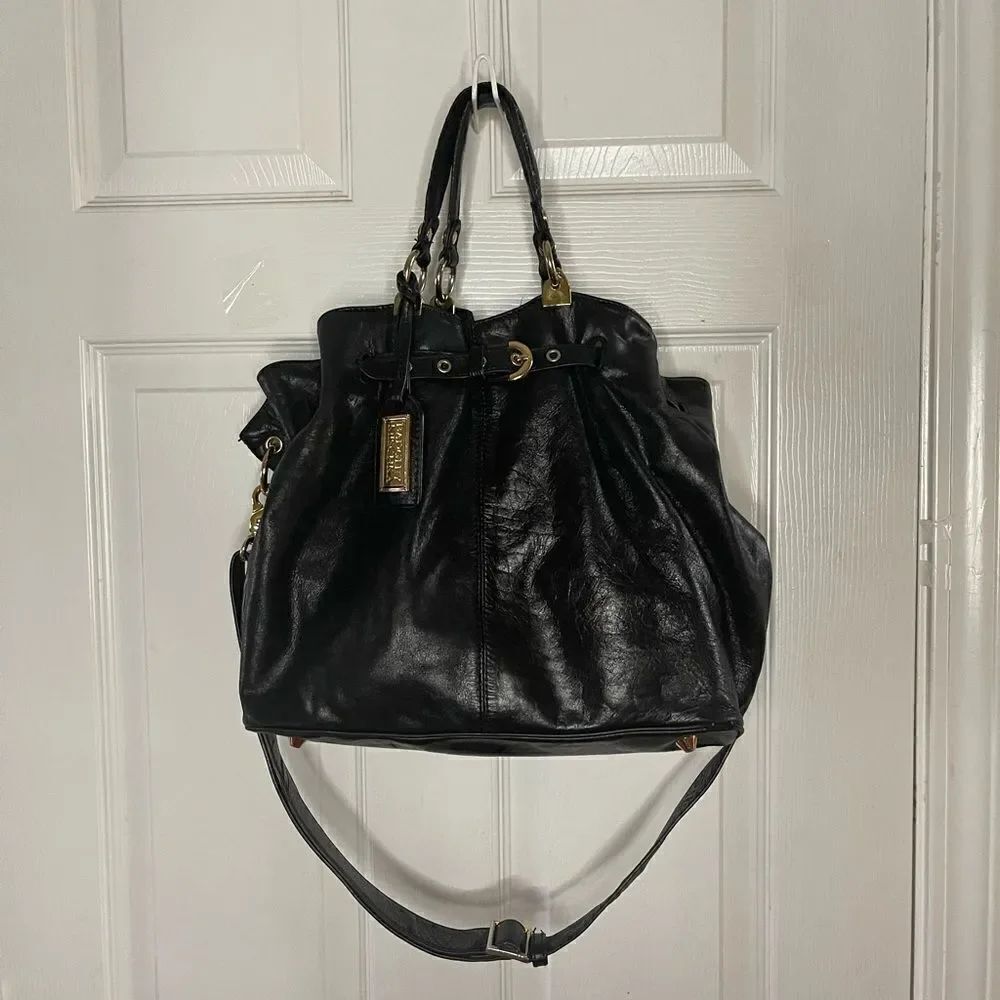 Badgley Mischka soft leather Black medium shoulder bag gold tone hardwares.